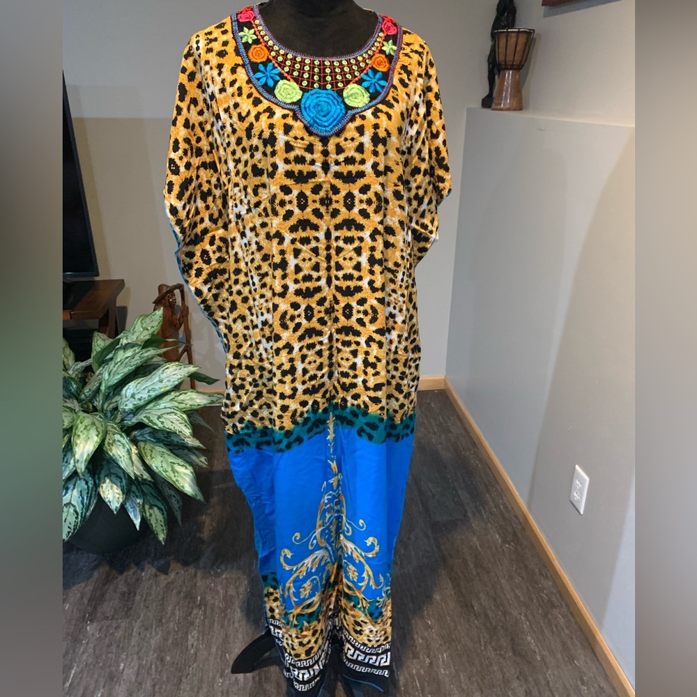 Leopard Print Maxi with Blue Accents

G2 0226
